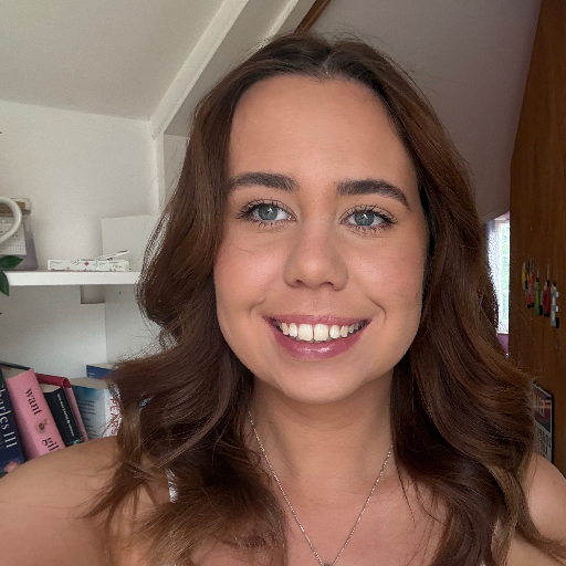 Private tutor Chloe in Sandhurst